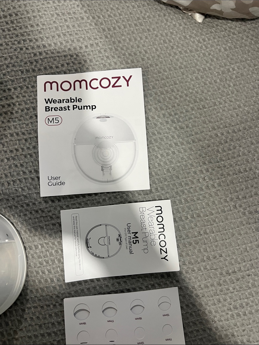 Momcozy Breast Pumps - Picture 6 of 7